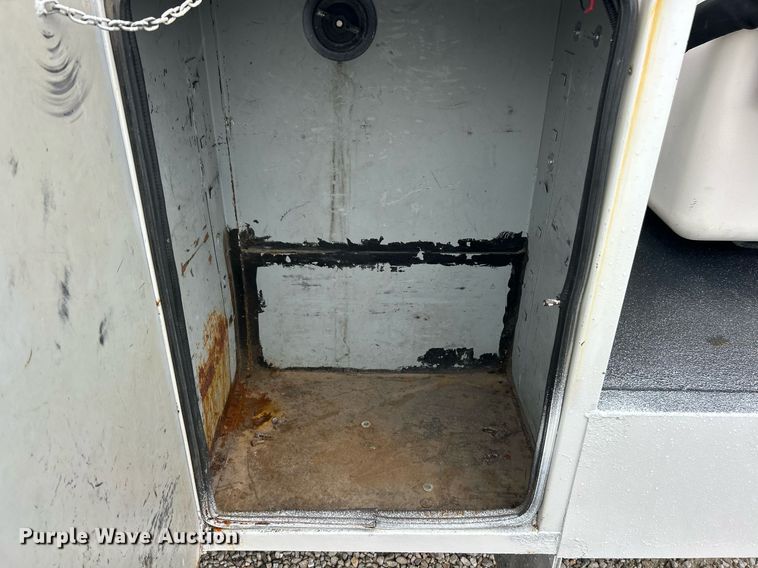 image for item EK8239 2009 Ford F550 Super Duty XL bucket truck