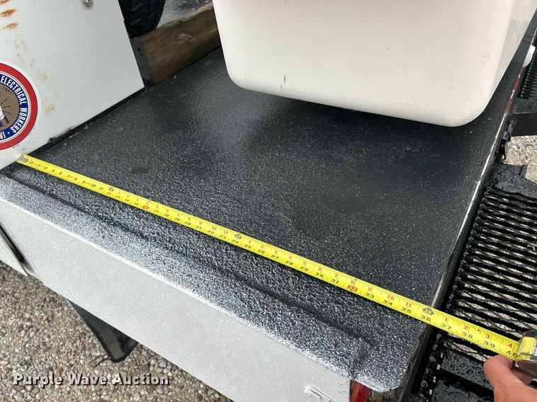 image for item EK8239 2009 Ford F550 Super Duty XL bucket truck