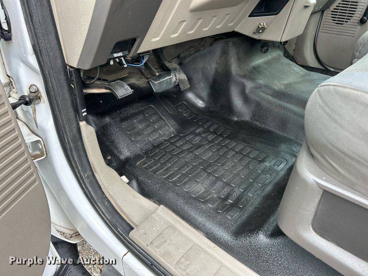 image for item EK8239 2009 Ford F550 Super Duty XL bucket truck