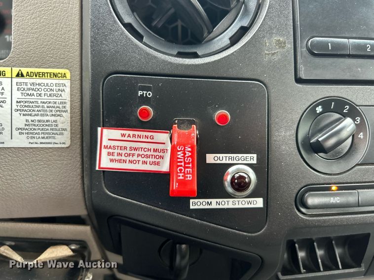 image for item EK8239 2009 Ford F550 Super Duty XL bucket truck