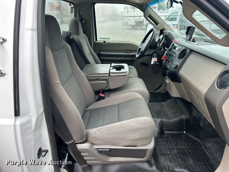 image for item EK8239 2009 Ford F550 Super Duty XL bucket truck