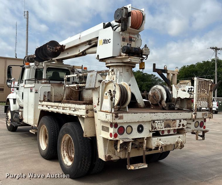 image for item EL2121 2006 International 7400 digger derrick truck