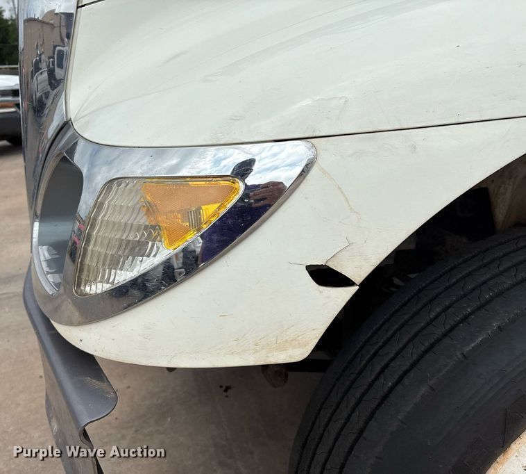 image for item EL2121 2006 International 7400 digger derrick truck