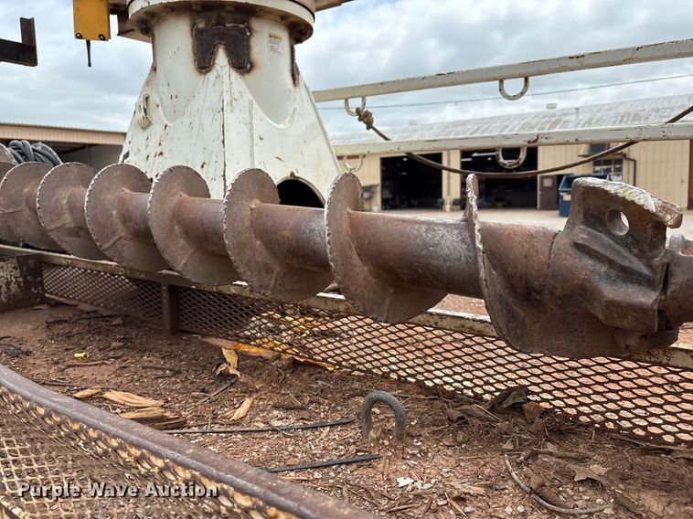 image for item EL2121 2006 International 7400 digger derrick truck