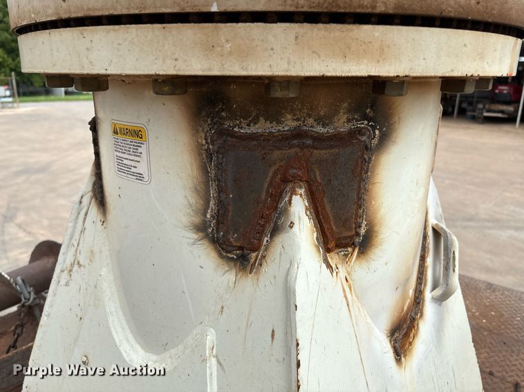 image for item EL2121 2006 International 7400 digger derrick truck