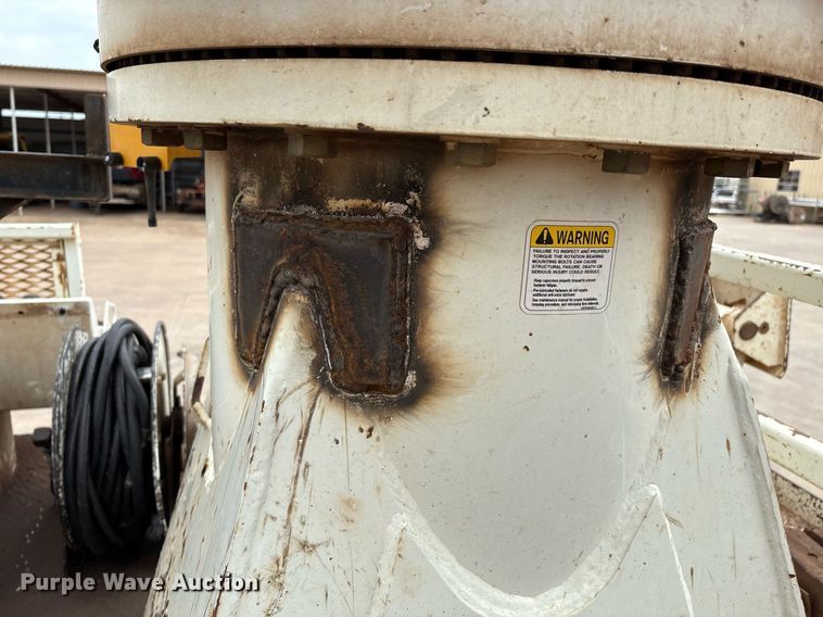 image for item EL2121 2006 International 7400 digger derrick truck