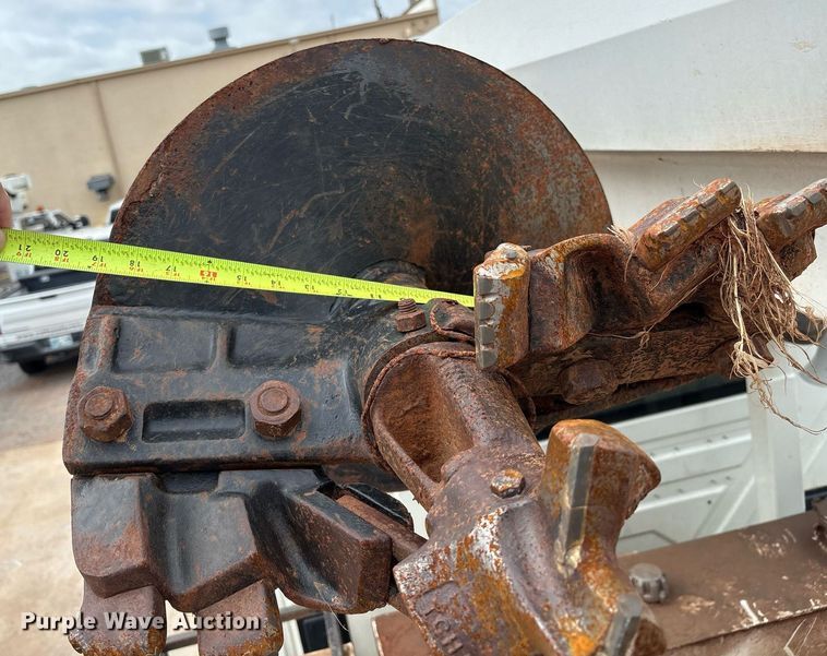 image for item EL2121 2006 International 7400 digger derrick truck