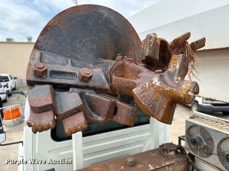 image for item EL2121 2006 International 7400 digger derrick truck