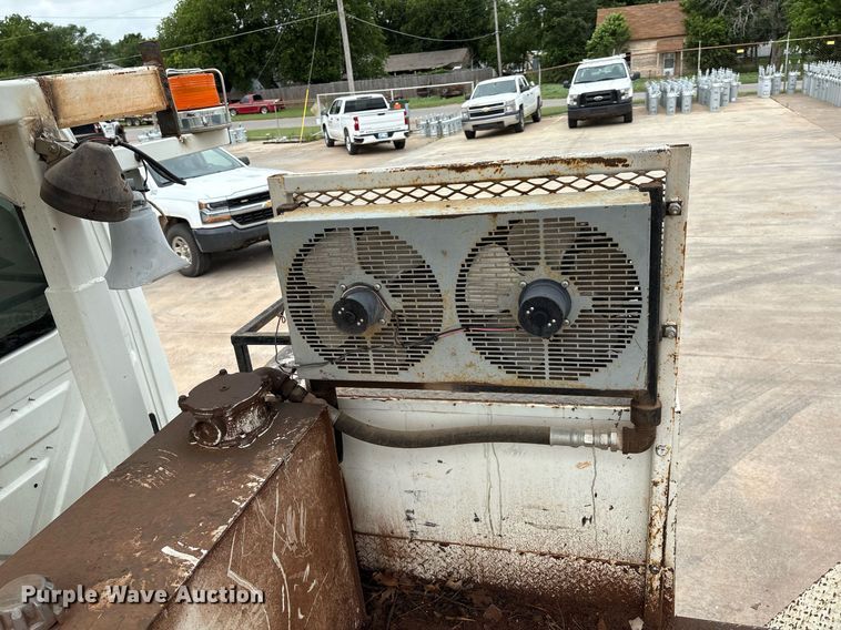 image for item EL2121 2006 International 7400 digger derrick truck