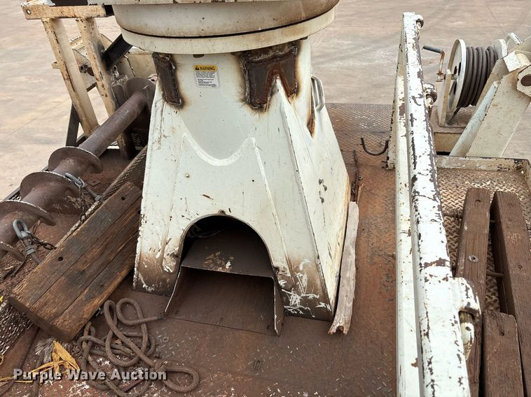 image for item EL2121 2006 International 7400 digger derrick truck