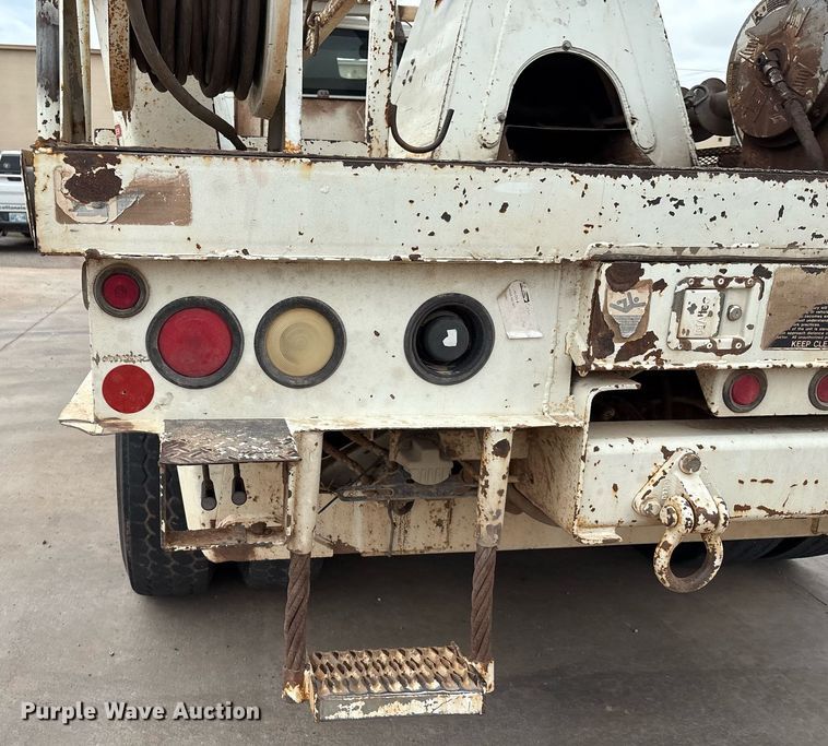 image for item EL2121 2006 International 7400 digger derrick truck