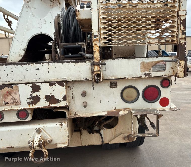 image for item EL2121 2006 International 7400 digger derrick truck