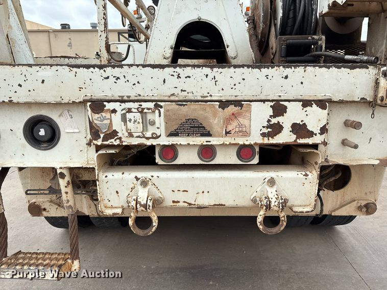 image for item EL2121 2006 International 7400 digger derrick truck