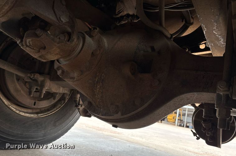 image for item EL2121 2006 International 7400 digger derrick truck