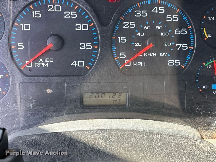 image for item EL2121 2006 International 7400 digger derrick truck