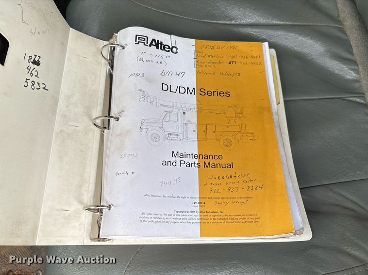 image for item EL2121 2006 International 7400 digger derrick truck