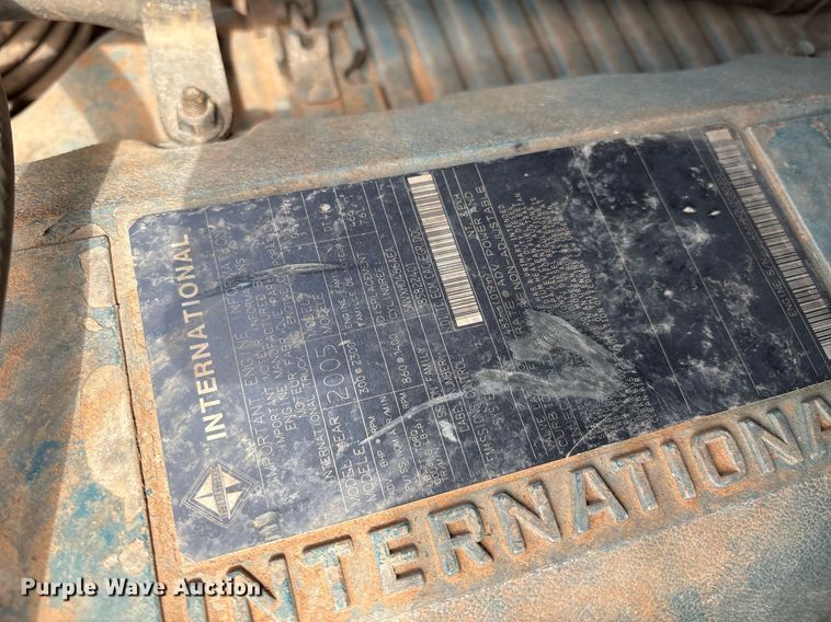 image for item EL2121 2006 International 7400 digger derrick truck