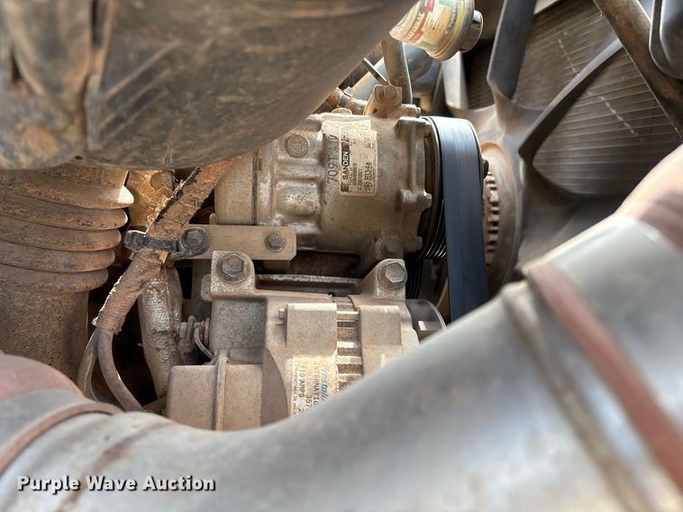 image for item EL2121 2006 International 7400 digger derrick truck