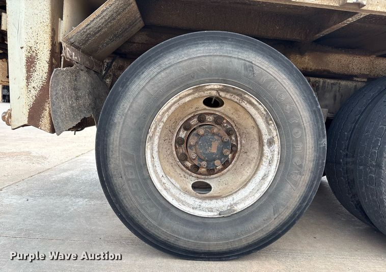 image for item EL2121 2006 International 7400 digger derrick truck