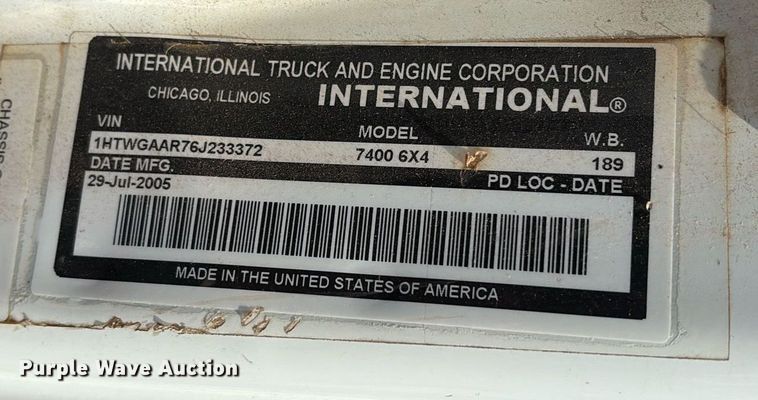 image for item EL2121 2006 International 7400 digger derrick truck