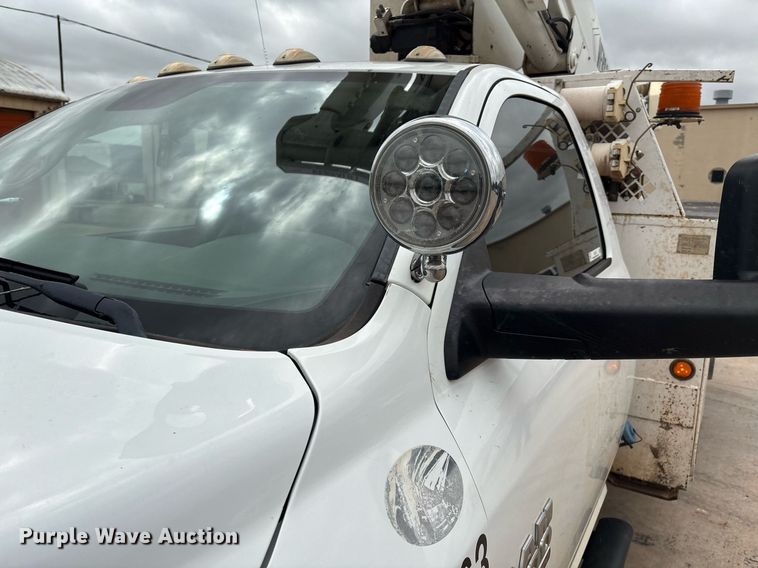 image for item EL2122 2017 Dodge Ram 5500 bucket truck