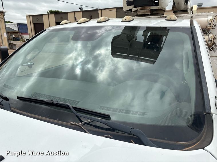 image for item EL2122 2017 Dodge Ram 5500 bucket truck