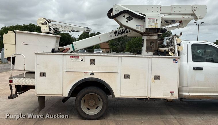 image for item EL2122 2017 Dodge Ram 5500 bucket truck
