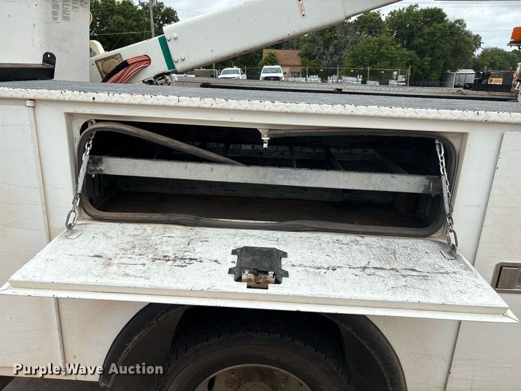 image for item EL2122 2017 Dodge Ram 5500 bucket truck