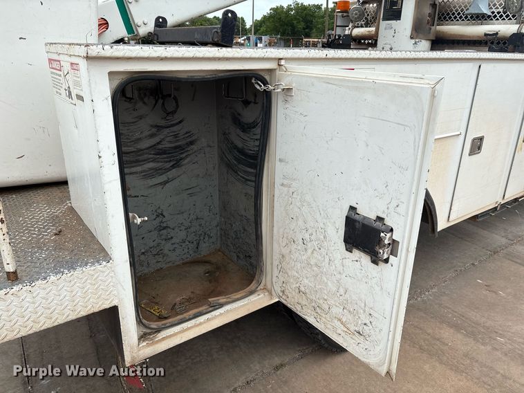 image for item EL2122 2017 Dodge Ram 5500 bucket truck