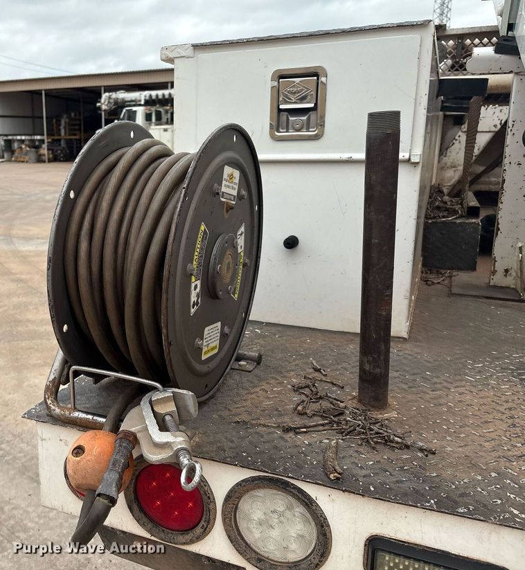 image for item EL2122 2017 Dodge Ram 5500 bucket truck