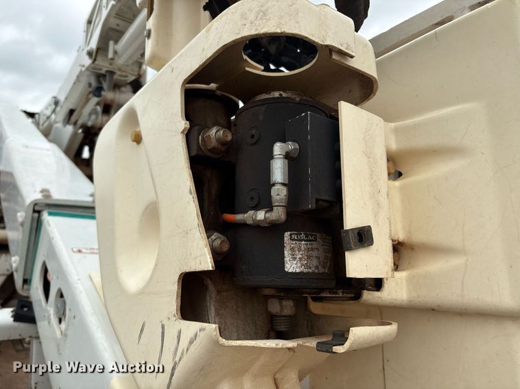 image for item EL2122 2017 Dodge Ram 5500 bucket truck