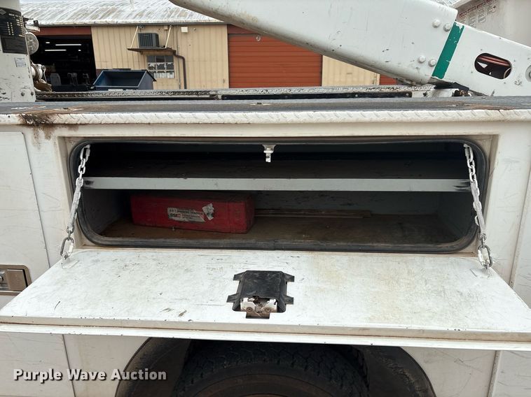 image for item EL2122 2017 Dodge Ram 5500 bucket truck