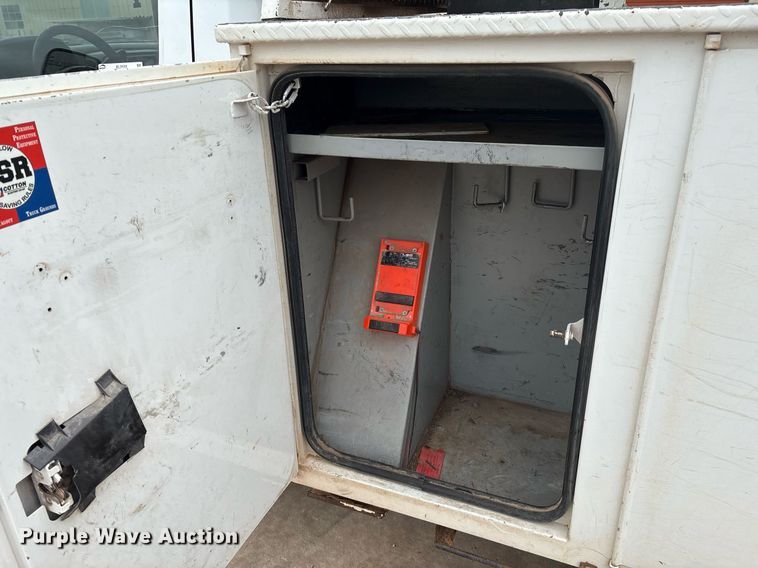 image for item EL2122 2017 Dodge Ram 5500 bucket truck