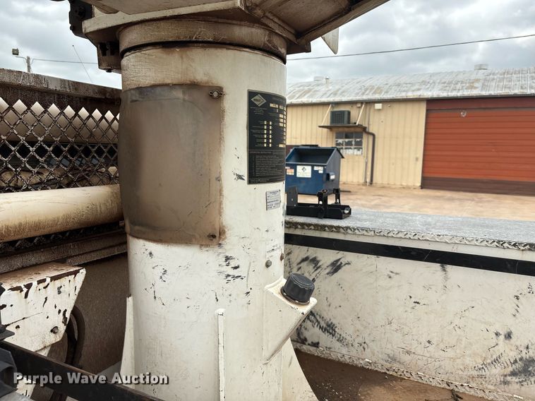 image for item EL2122 2017 Dodge Ram 5500 bucket truck