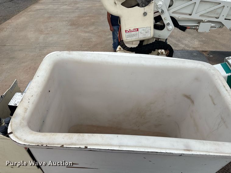 image for item EL2122 2017 Dodge Ram 5500 bucket truck