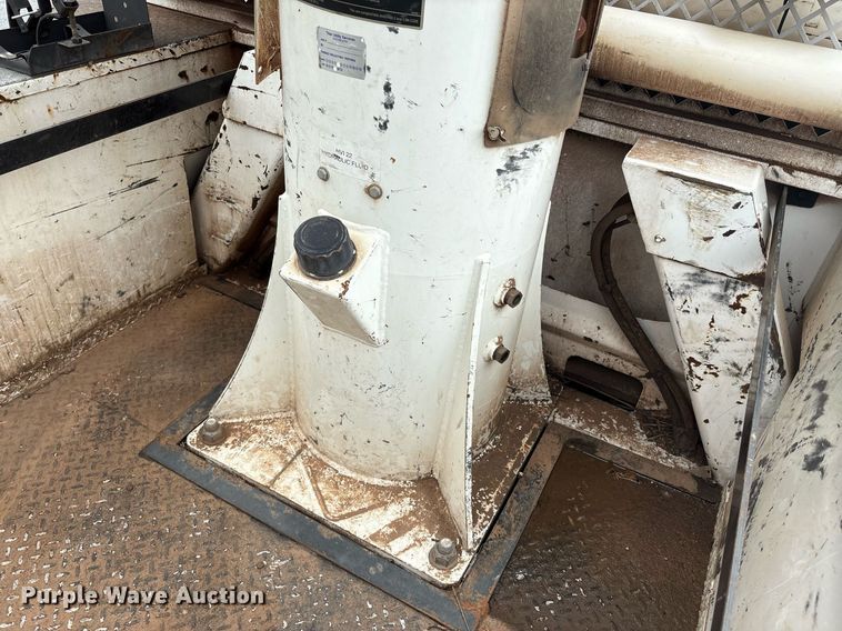 image for item EL2122 2017 Dodge Ram 5500 bucket truck