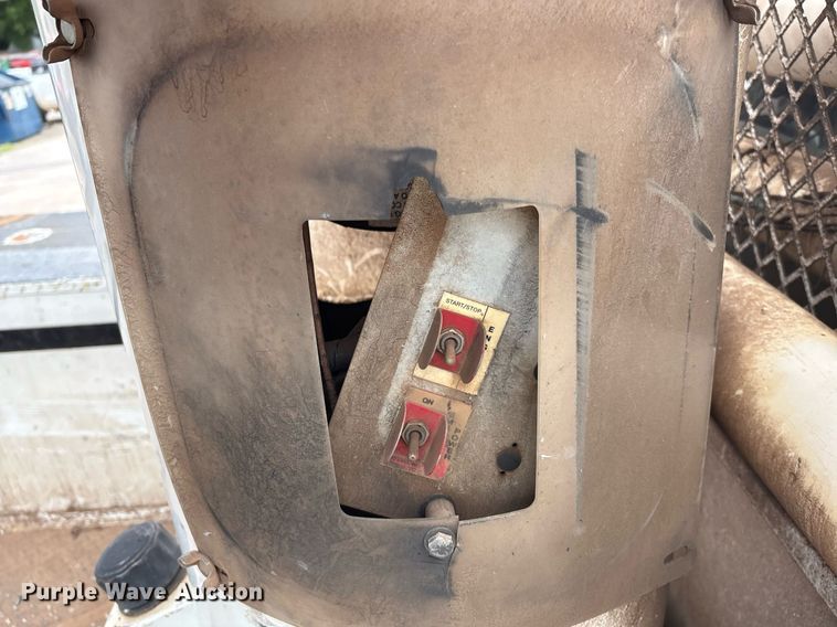 image for item EL2122 2017 Dodge Ram 5500 bucket truck