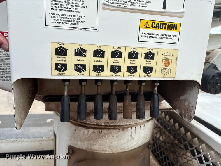 image for item EL2122 2017 Dodge Ram 5500 bucket truck