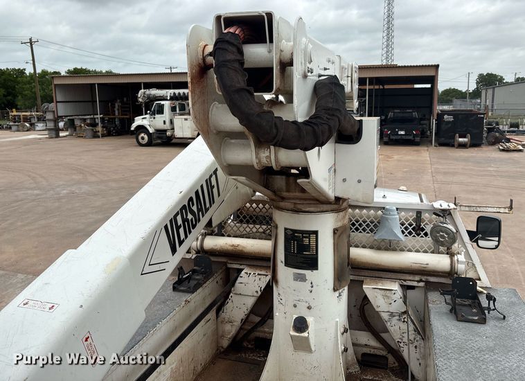 image for item EL2122 2017 Dodge Ram 5500 bucket truck