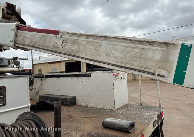 image for item EL2122 2017 Dodge Ram 5500 bucket truck