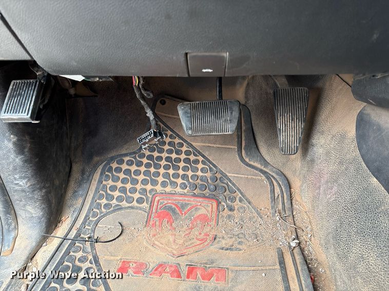 image for item EL2122 2017 Dodge Ram 5500 bucket truck