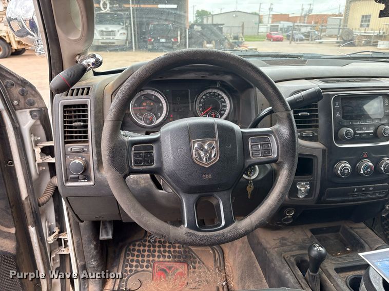 image for item EL2122 2017 Dodge Ram 5500 bucket truck