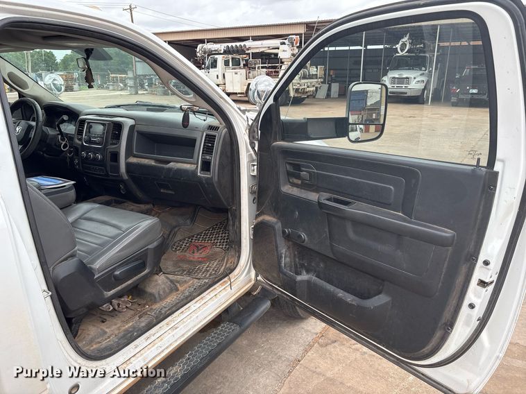 image for item EL2122 2017 Dodge Ram 5500 bucket truck