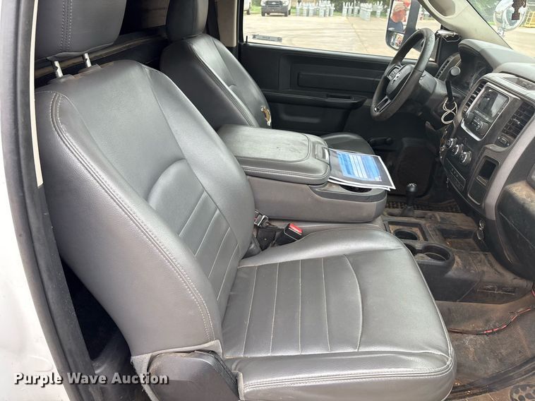 image for item EL2122 2017 Dodge Ram 5500 bucket truck