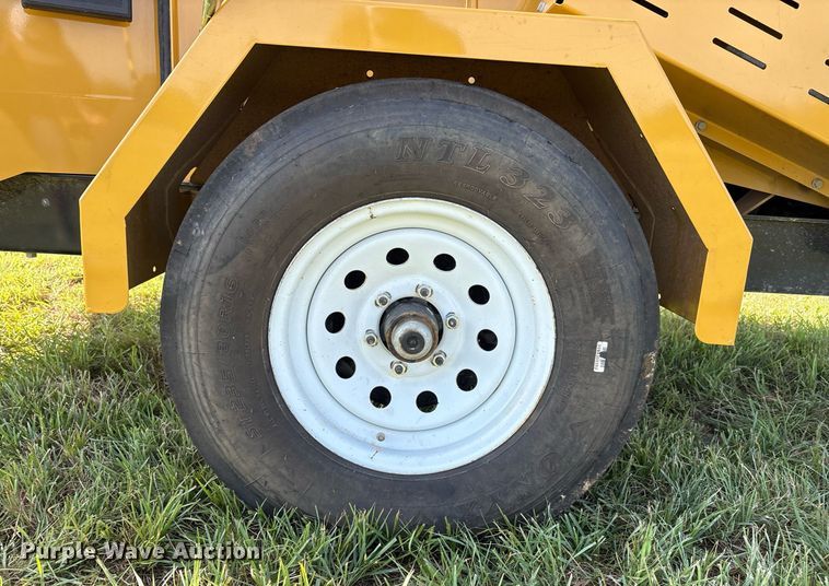 image for item EL2133 2024 Vermeer BC1000XL wood chipper