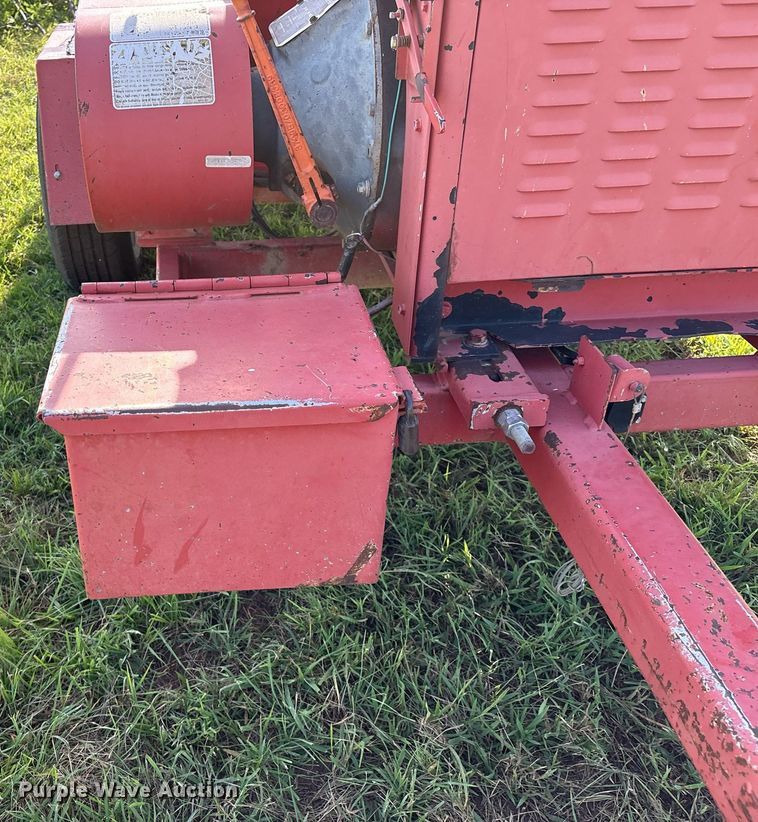 image for item EL2135 Mobark Twister 12 wood chipper