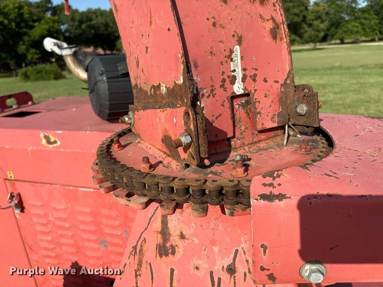 image for item EL2135 Mobark Twister 12 wood chipper