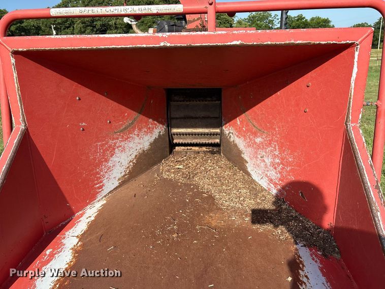 image for item EL2135 Mobark Twister 12 wood chipper