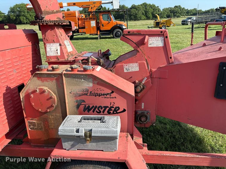 image for item EL2135 Mobark Twister 12 wood chipper