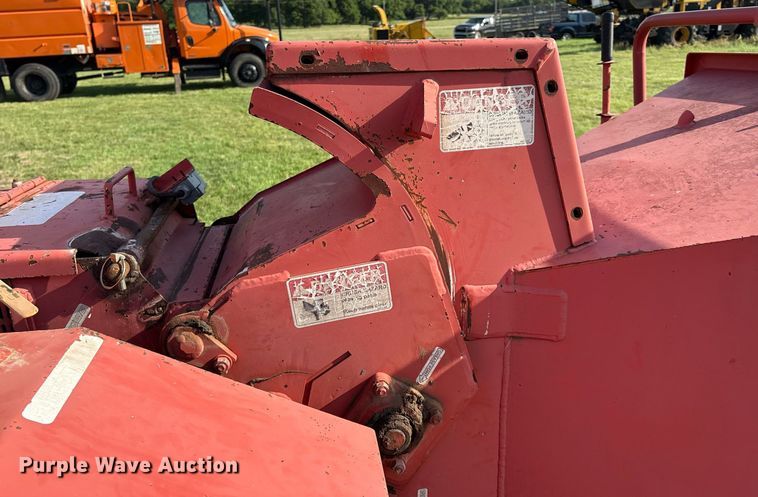 image for item EL2135 Mobark Twister 12 wood chipper